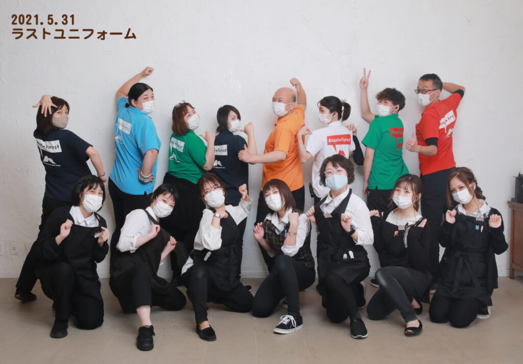 今日の話題は3つ  ①制服が変わります！  ②お弁当シリーズ！  ③ロビーのスタッフ紹介が変わります！