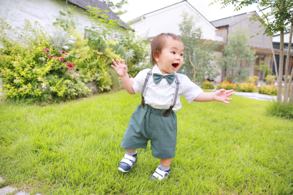 1歳記念！上手に歩きながら撮影出来たよ♪