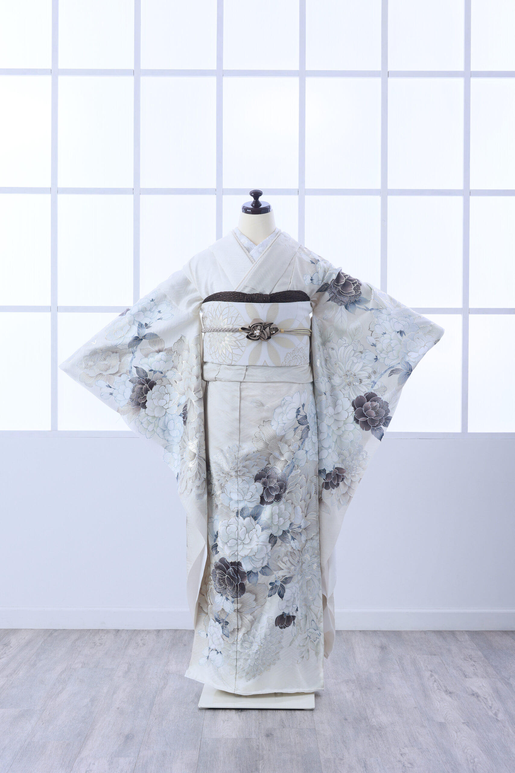 2026年　成人式　レンタル　振袖　ベージュ