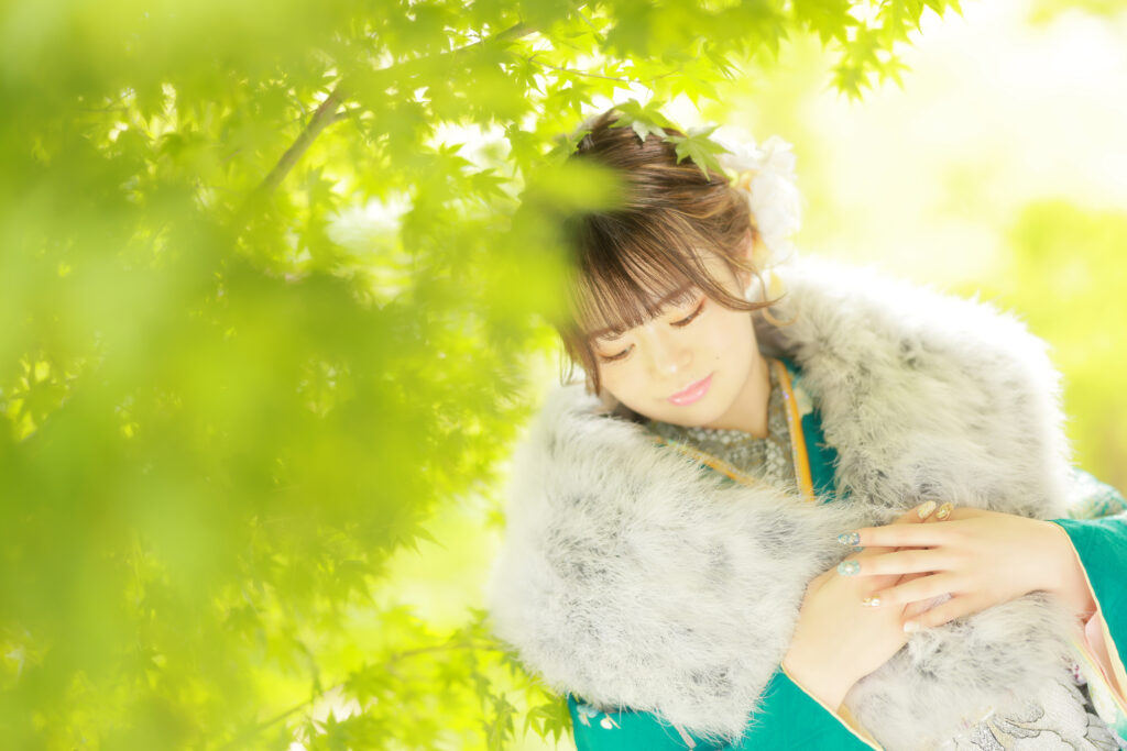 振袖姿をもっと素敵に！成人式前撮りのポージング＆小物使いアイデア集